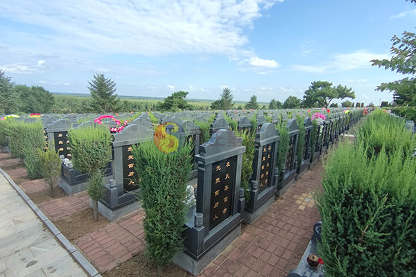 沈阳墓地买第一排好不好？有哪些讲究和利弊？